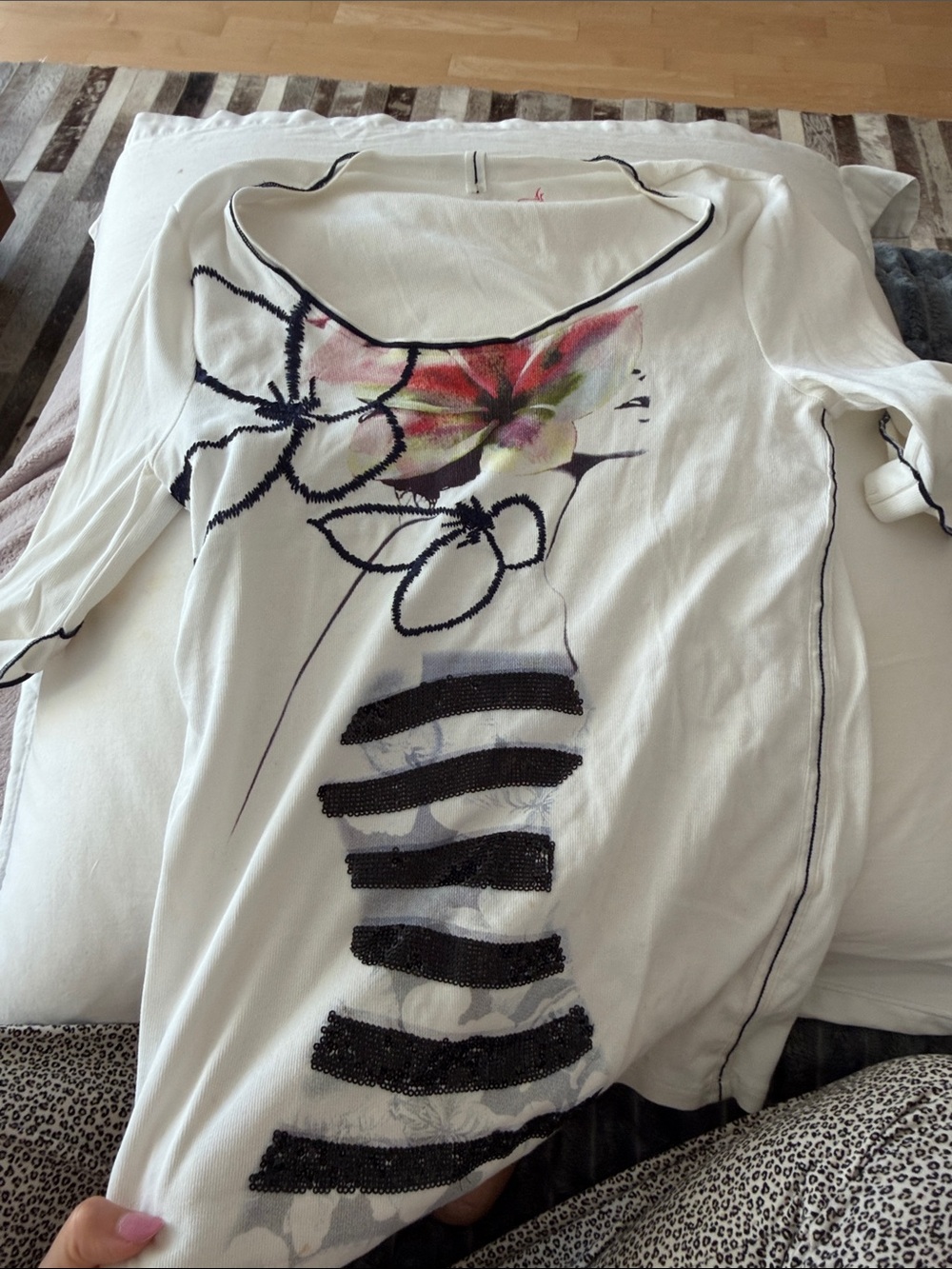 Luisa Cerano White Long-Sleeve Floral Graphic Tee with Sequin Stripes